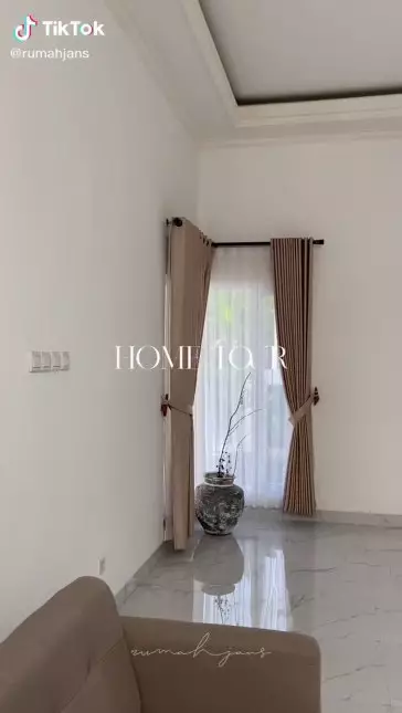 renovasi rumah nenek © TikTok renovasi rumah nenek © TikTok