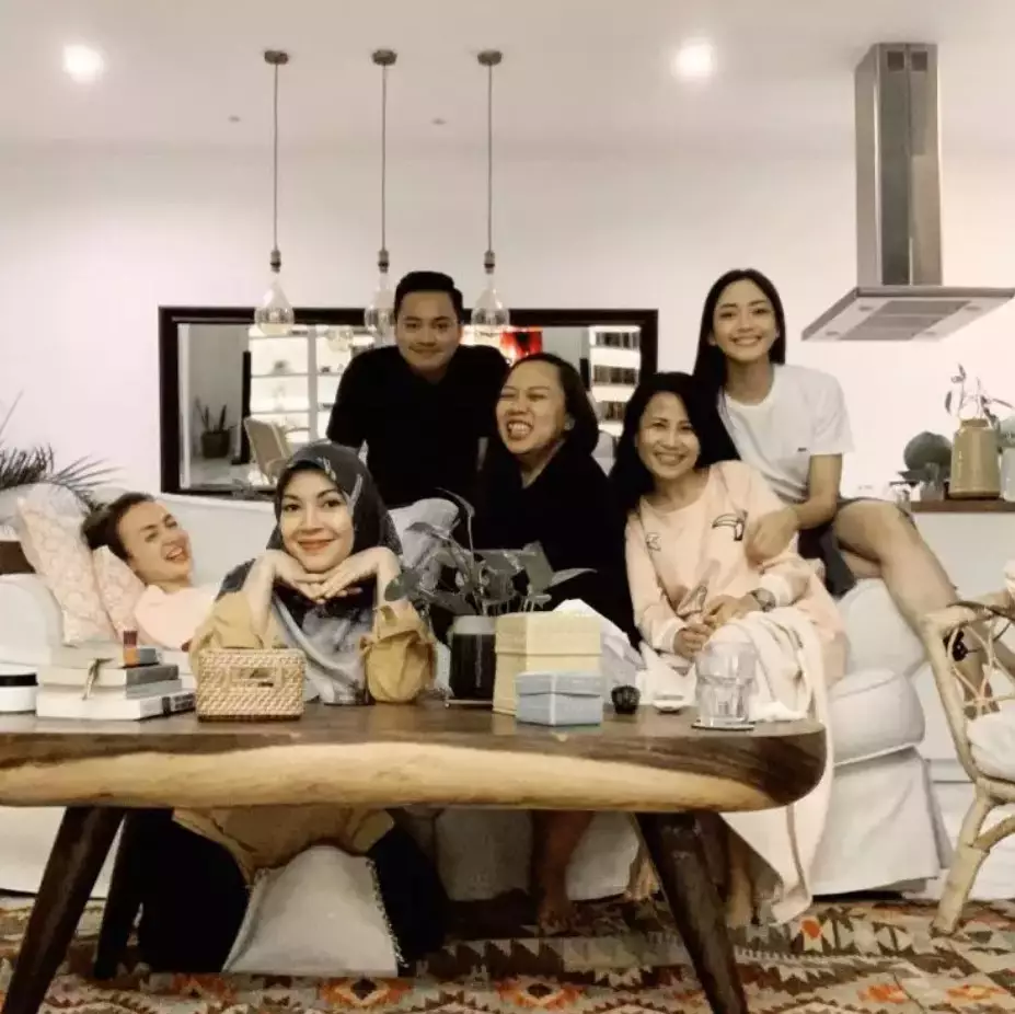 dapurnya Ririn Dwi bikin betah masak © Instagram