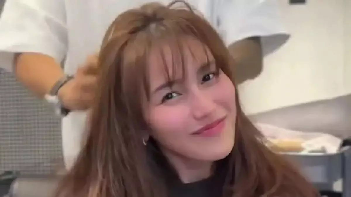 Pesona Ayu Ting Ting tampil memukau dengan gaya long layer haircut, netizen sebut mirip Song Hye-kyo