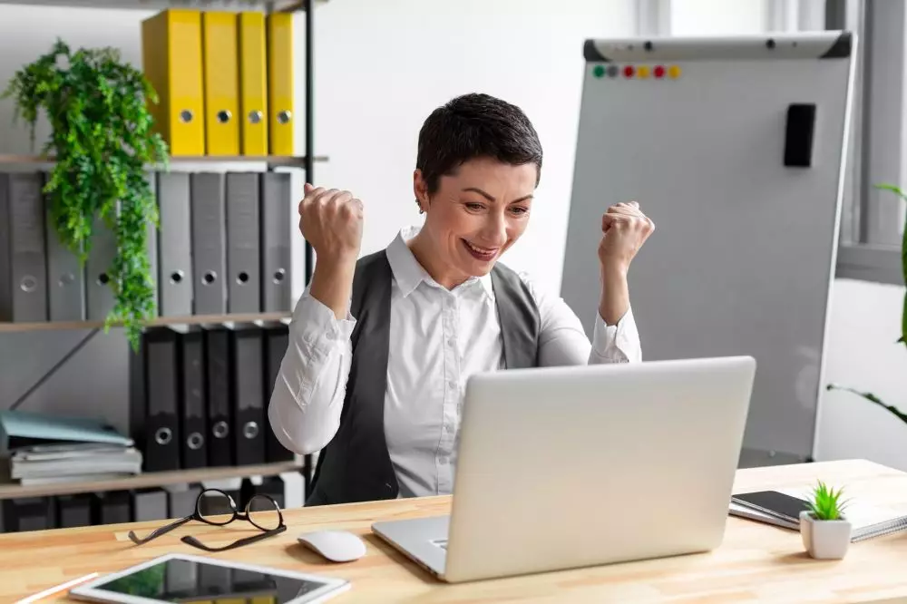 Kata-kata motivasi kerja singkat dalam bahasa Inggris dan artinya © 2025 brilio.net