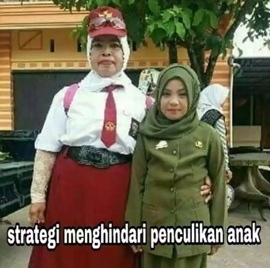 Seragam sekolah nyeleneh bikin puyeng Berbagai sumber Seragam sekolah nyeleneh bikin puyeng Berbagai sumber