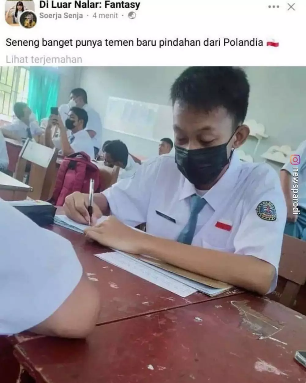 Seragam sekolah nyeleneh bikin puyeng Berbagai sumber Seragam sekolah nyeleneh bikin puyeng Berbagai sumber