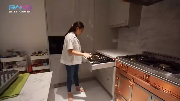 dapur Raffi Ahmad ada kompor miliaran © Berbagai sumber