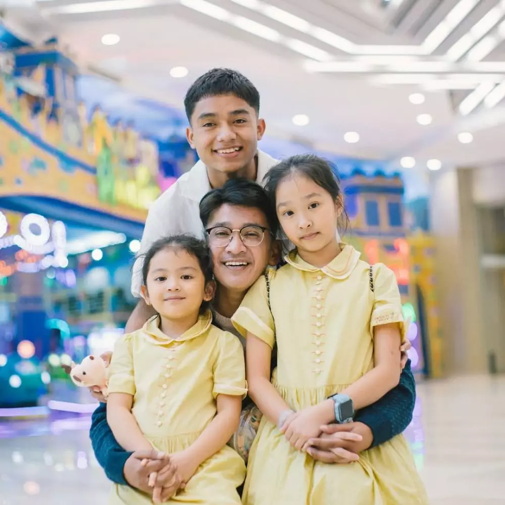 betrand peto ogah bahas kedekatan ruben onsu desy ratnasari © 2025 Instagram