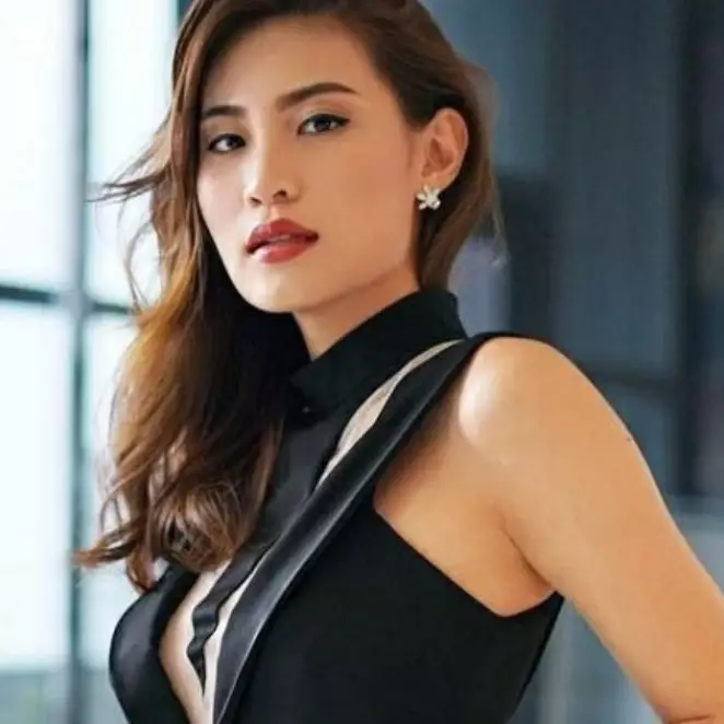 Patricia Gouw tinggal di kontrakan minimalis, 11 potret dapur kotornya ada pohon di tengah ruangan