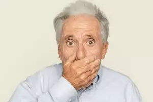 Nggak perlu keluar uang, ini cara buat rambut rontok beruban jadi hitam lebat cuma pakai 1 bumbu dapur