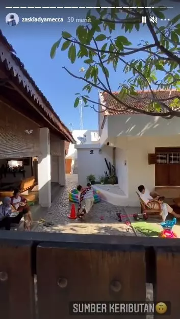 potret teras rumah zaskia adya mecca di jogja © berbagai sumber potret teras rumah zaskia adya mecca di jogja © berbagai sumber