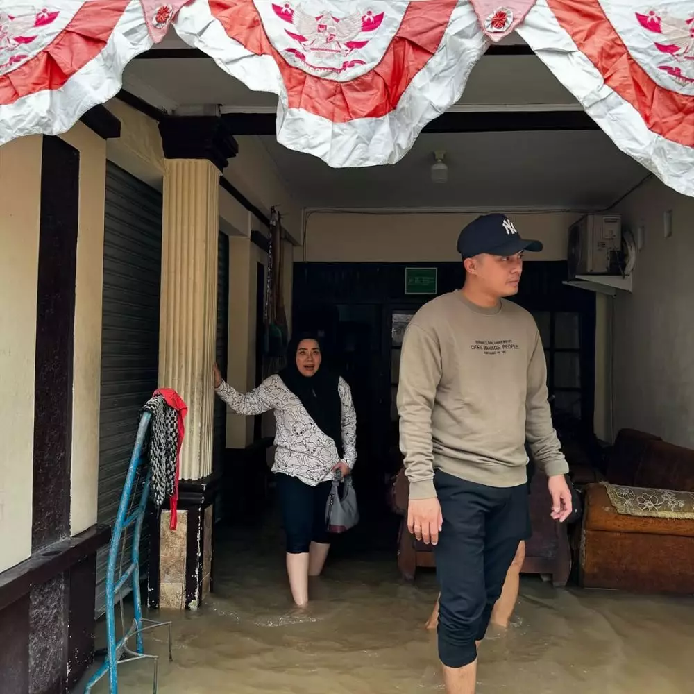 fadel islami tinjau banjir bareng muzdalifah © 2025 Instagram fadel islami tinjau banjir bareng muzdalifah © 2025 Instagram