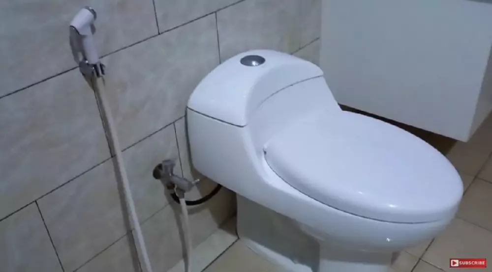 Trik agar kloset kuning jadi putih © YouTube