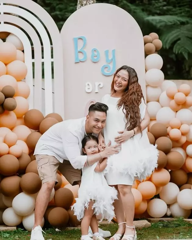 Siti Badriah umumkan jenis kelamin anak kedua © Instagram Siti Badriah umumkan jenis kelamin anak kedua © Instagram