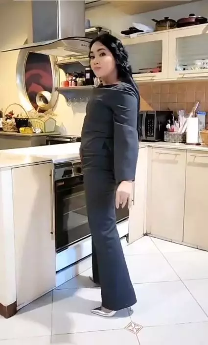 11 potret dapur Dewi Gita © 2024 brilio.net