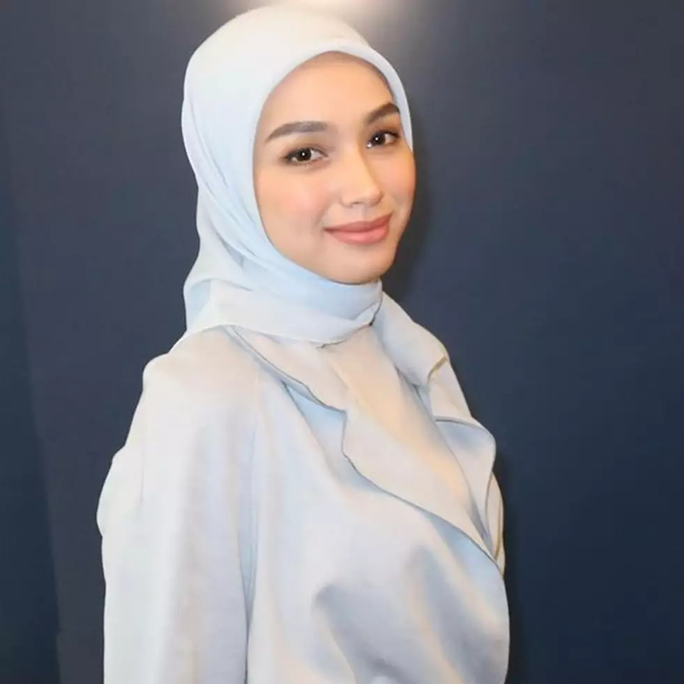 Bukan lagi artis usai jadi mantu penyanyi top Malaysia, intip 9 potret dapur sederhana Tya Arifin