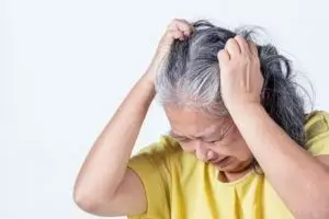 Cara hitamkan uban cuma pakai 1 jenis kulit bumbu dapur, rambut langsung tampak perbedaannya