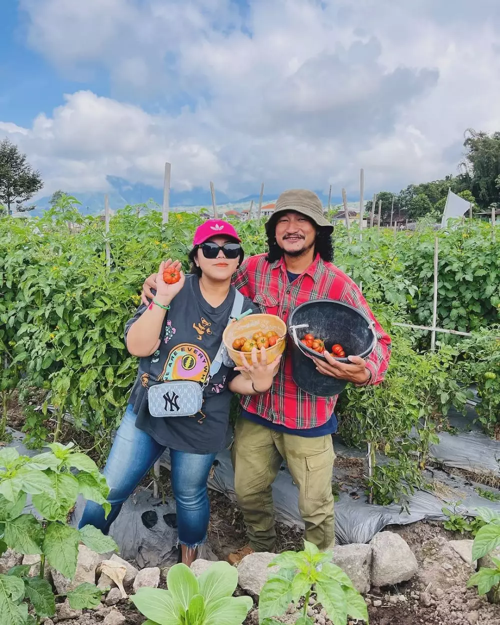 alasan isa bajaj pilih tinggal di kampung  © 2025 brilio.net alasan isa bajaj pilih tinggal di kampung  © 2025 brilio.net