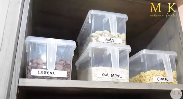 interior dapur Ivan Gunawan bernuansa emas © YouTube