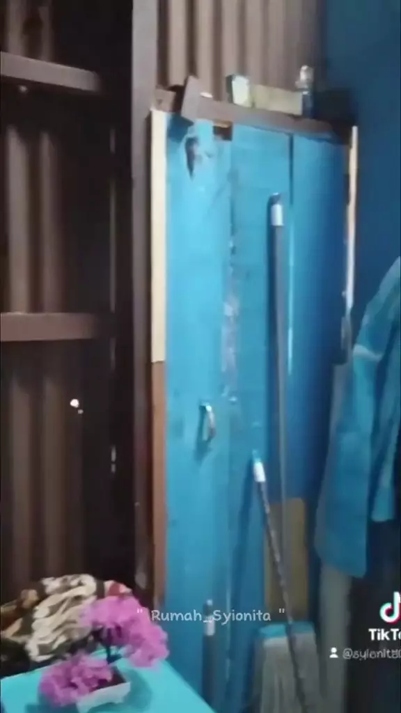 makeover dapur seng kontrakan jadi estetik © 2025 TikTok