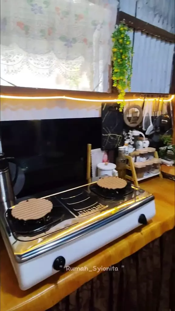 makeover dapur seng kontrakan jadi estetik © 2025 TikTok