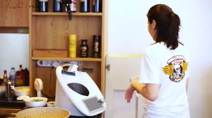 dapur rumah iris wullur © 2025 Instagram