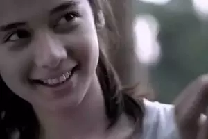 9 Transformasi makeup Iris Wullur artis FTV dari remaja hingga punya anak 3, konsisten riasan soft