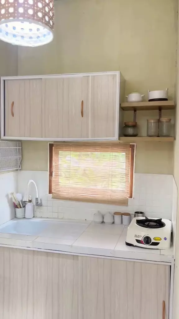 makeover dapur lebar 1,4 meter jadi estetik nggak sumpek  © 2025 TikTok