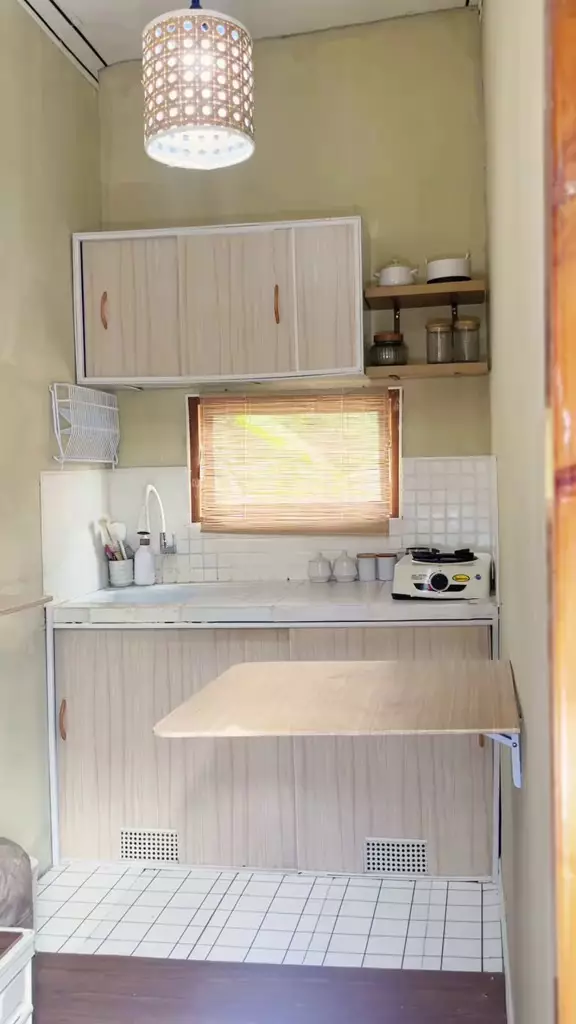 makeover dapur lebar 1,4 meter jadi estetik nggak sumpek  © 2025 TikTok