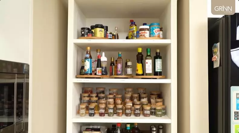 potret dapur Cathy Sharon bergaya modern French © 2024 brilio.net