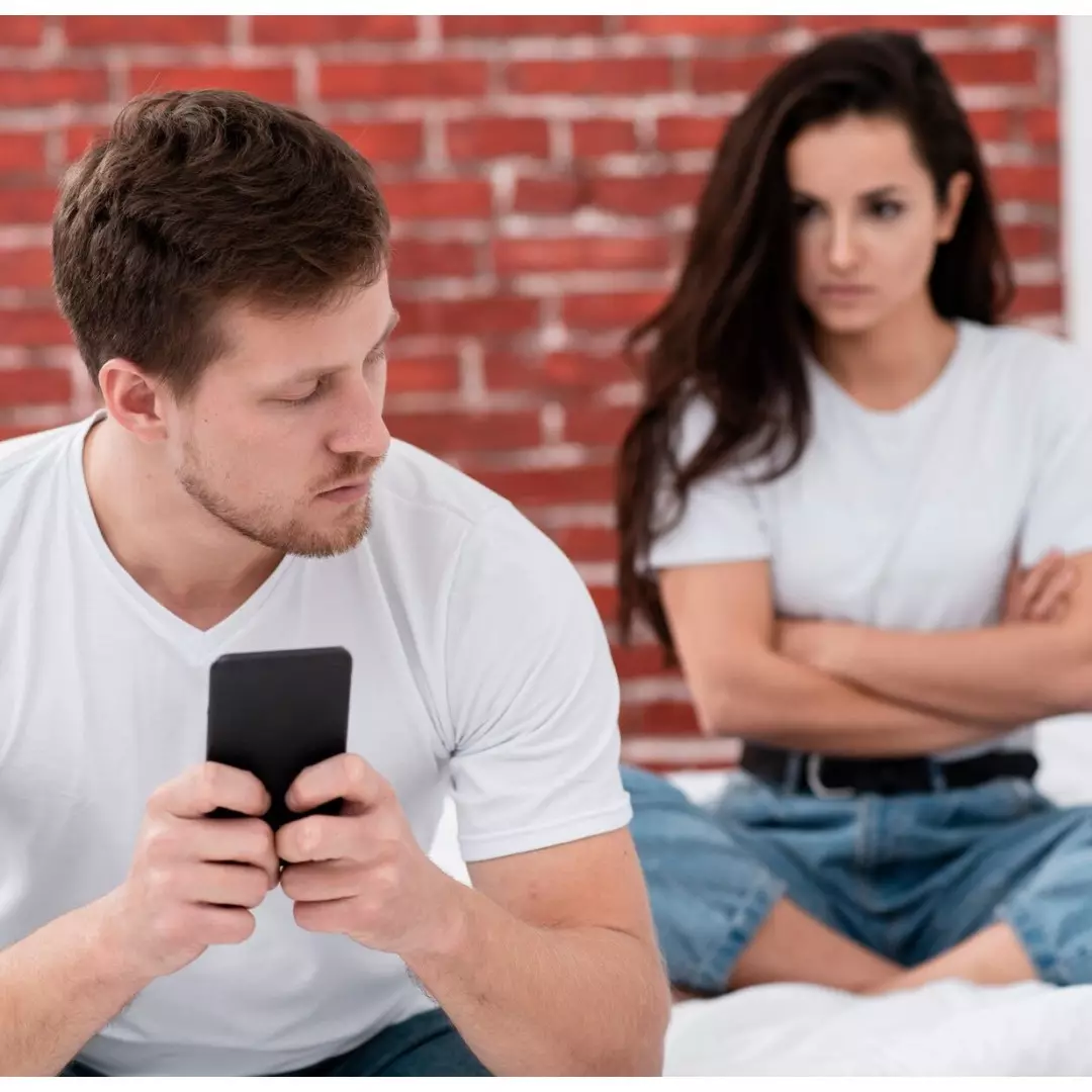 Ramai wanita cantik diselingkuhi suami, ini alasan pria berpaling meski istrinya sempurna