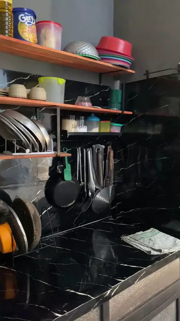 makeover dapur ibu jadi estetik © 2025 TikTok