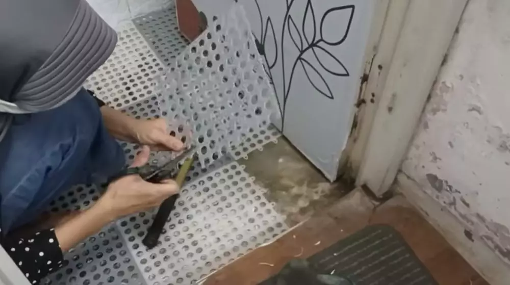 renovasi kamar mandi di kontrakan © YouTube renovasi kamar mandi di kontrakan © YouTube