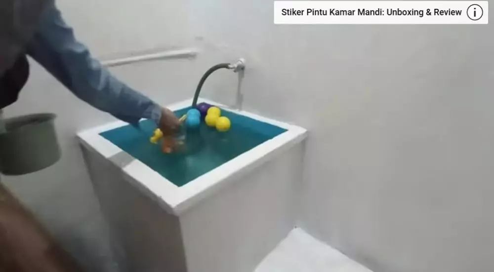 renovasi kamar mandi di kontrakan © YouTube renovasi kamar mandi di kontrakan © YouTube