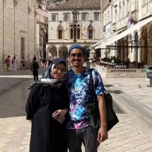 5 Potret harmonis Duta Sheila on 7 dan Adelia Lontoh, 22 tahun menikah mesranya bak remaja kasmaran