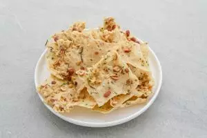 Nggak perlu jago masak, ini takaran adonan peyek yang bikin renyah maksimal