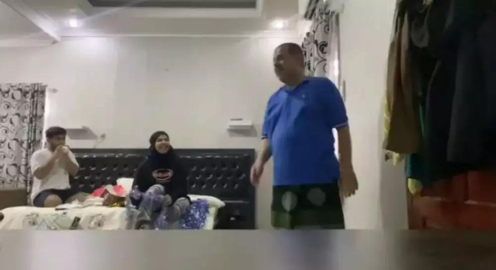 Yislam Jaidi rombak interior kamar © YouTube