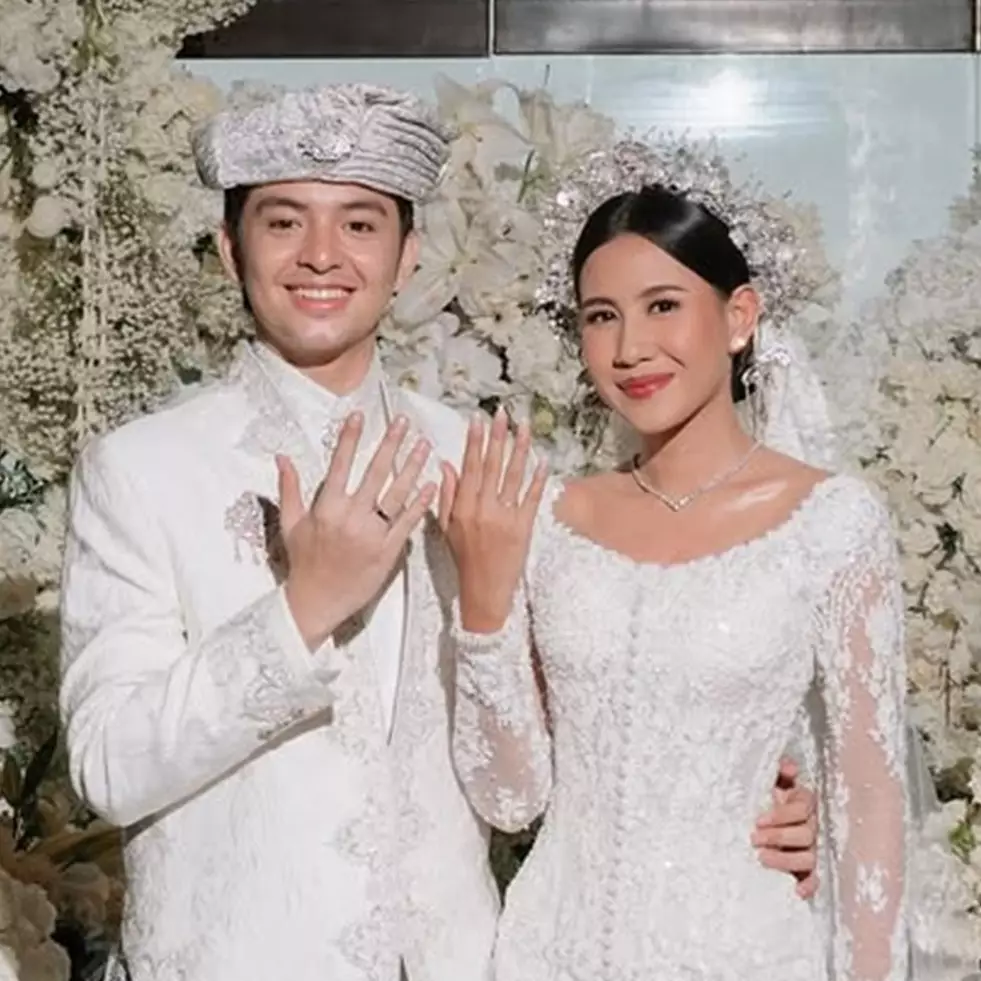 Sah jadi istri Angga Yunanda, ini 7 detail makeup akad Shenina Cinnamon yang natural dan flawless