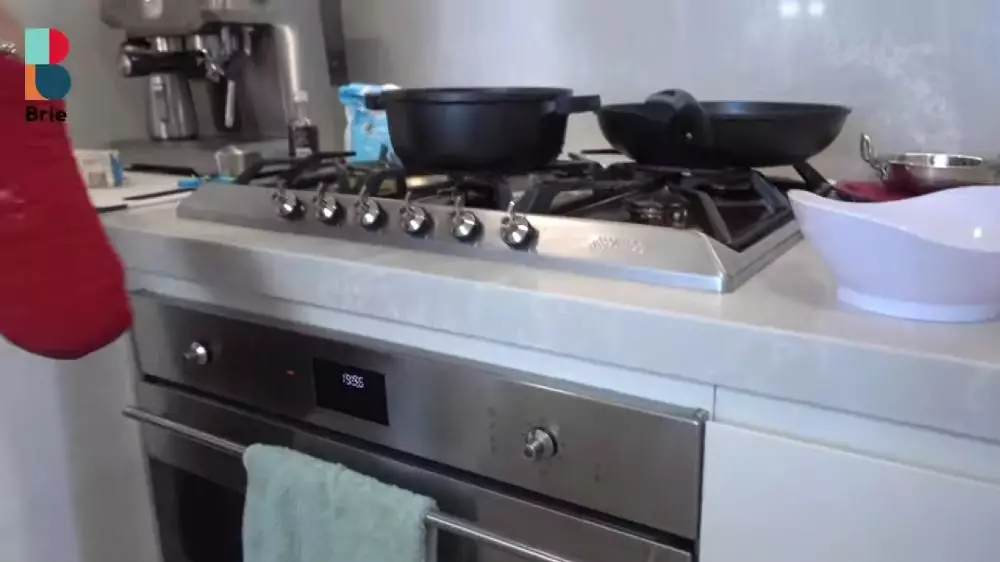 dapur apartemen acha septriasa © 2024 brilio.net