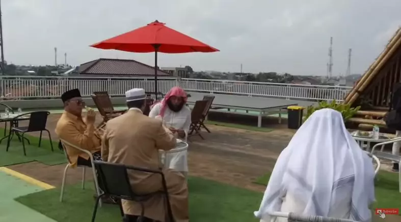 rooftop Yusuf Mansur kebun sayur © YouTube