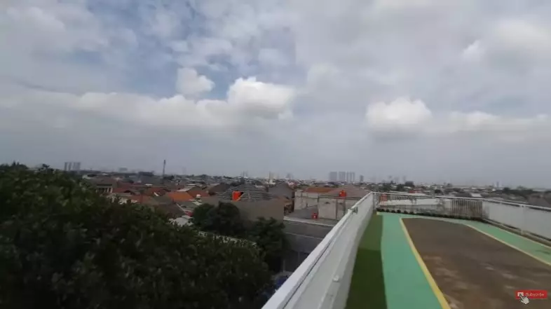 rooftop Yusuf Mansur kebun sayur © YouTube