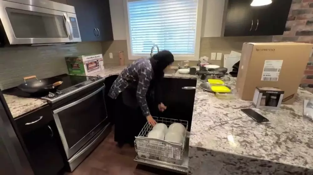dapur rumah cindy dan tengku firmansyag di Kanada © 2024 YouTube dapur rumah cindy dan tengku firmansyag di Kanada © 2024 YouTube