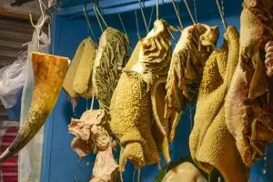 Trik merebus jeroan agar tidak bau amis tanpa perlu cuci berulang kali