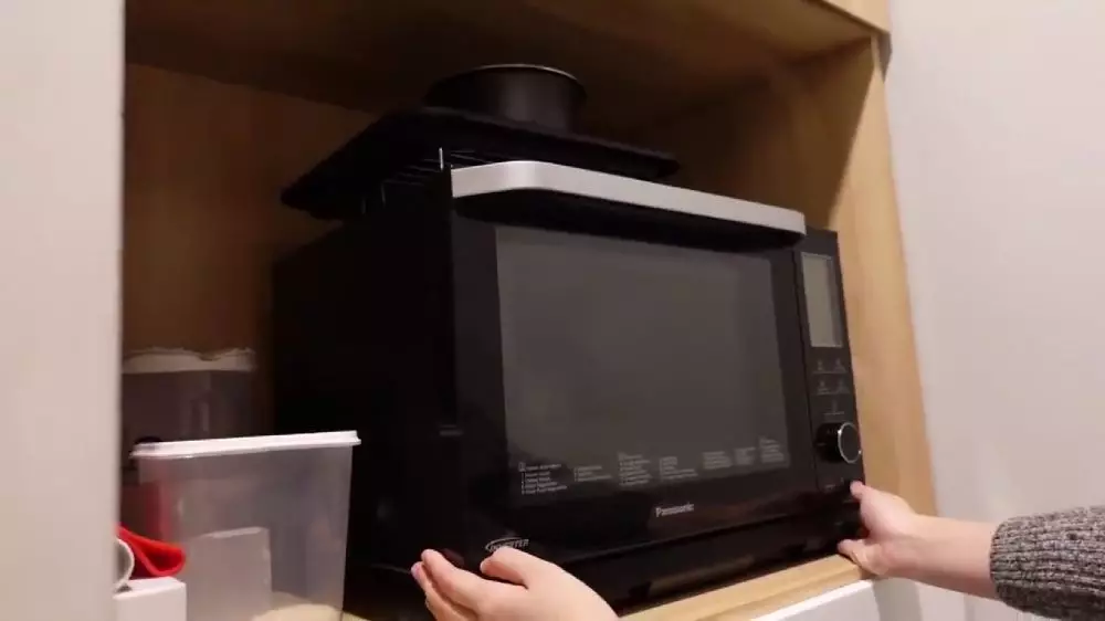 dapur apartemen aktor billy davidson © 2024 YouTube