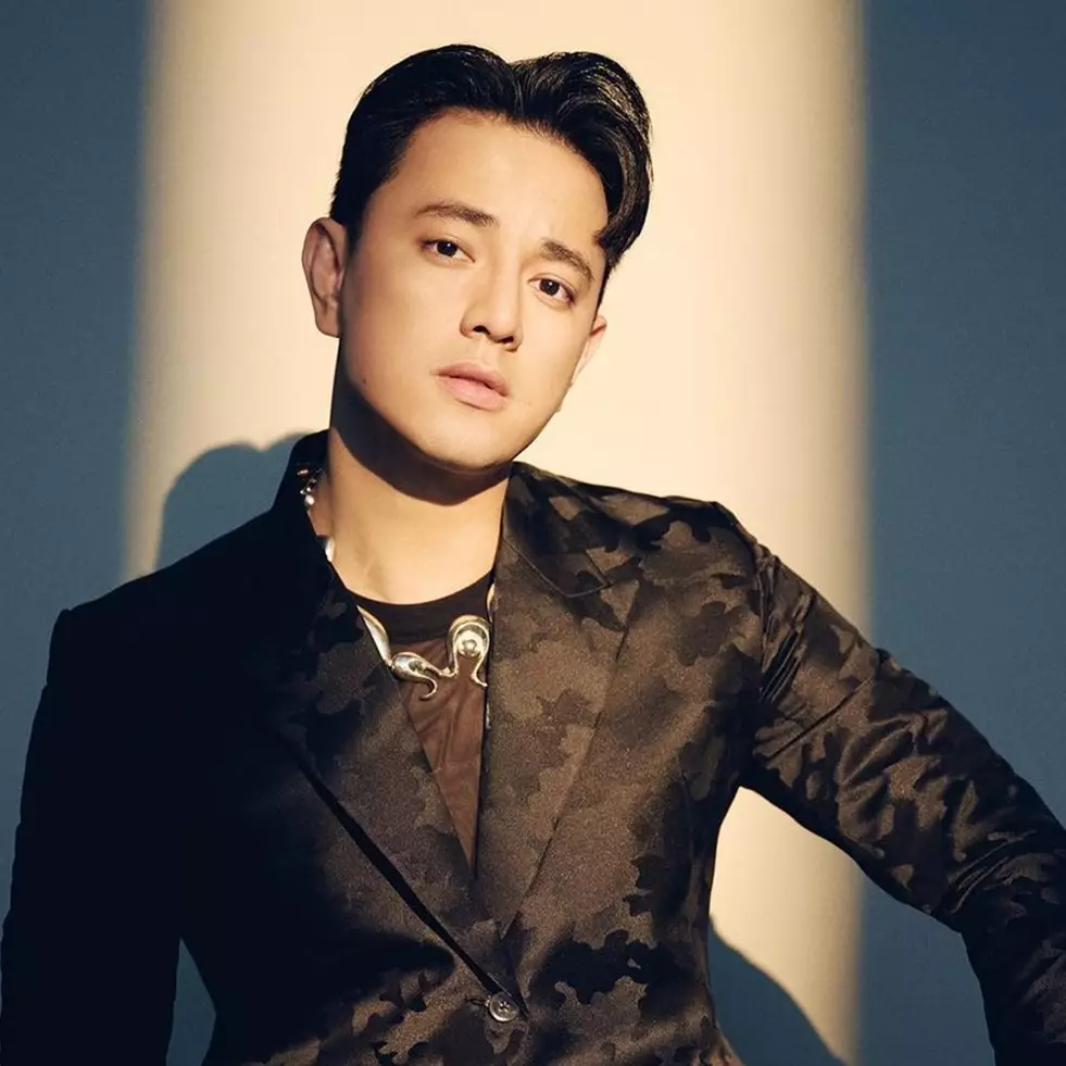 Tinggal di apartemen punya penutup kompor bisa jadi talenan, intip 11 potret dapur Billy Davidson