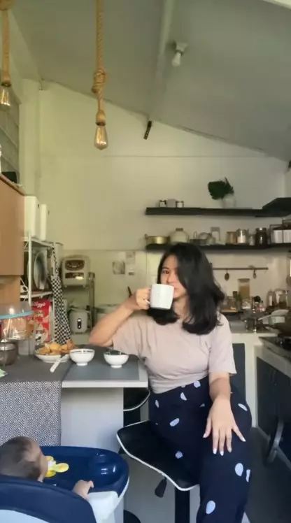 dapur Adinda Azani mungil tapi canggih © TikTok
