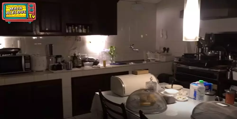 Potret dapur rumah masa kecil Maia Estianty di Surabaya © 2024 freepik.com Potret dapur rumah masa kecil Maia Estianty di Surabaya © 2024 freepik.com