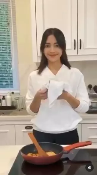 tempat masak Ririn Dwi Ariyanti © Instagram