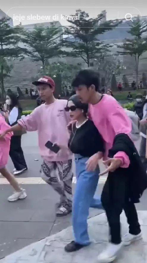 Jeje Slebew tak lagi ngeksis © berbagai sumber