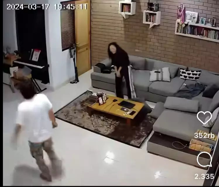  ruang tamu Hesti Purwadinata © 2024 brilio.net