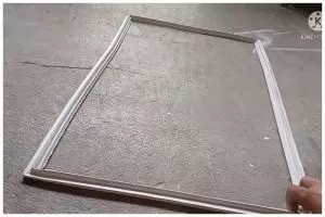 Trik jitu memperbaiki karena pintu kulkas kaku dan tak rapat ini ampuh cuma pakai 1 bahan sederhana