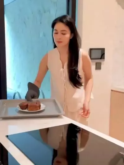 dapur Sandra Dewi punya private bar © Instagram dapur Sandra Dewi punya private bar © Instagram