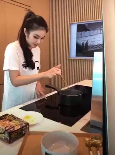 dapur Sandra Dewi punya private bar © Instagram dapur Sandra Dewi punya private bar © Instagram