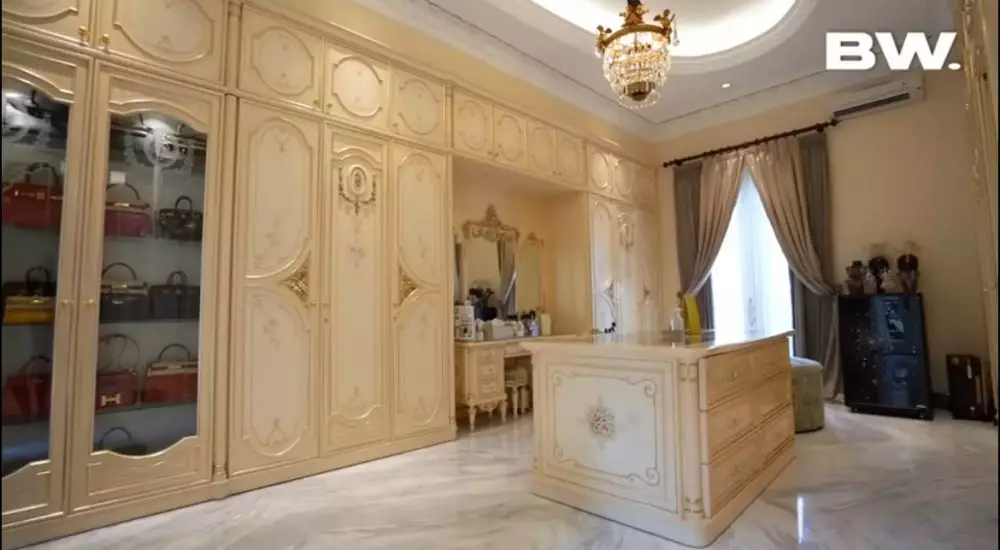 kamar Helena Lim YouTube